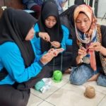 Peluang Mendapatkan Premi bagi WBP, Lapas Kediri beri Pelatihan Merajut