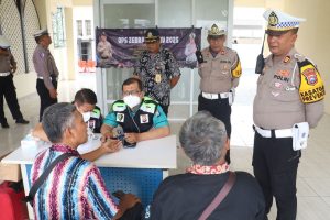 Ramp Check Ketat di Terminal Wisata Religi Ampel, Satlantas Tanjung Perak Pastikan Pengemudi dan Bus Siap Beroperasi