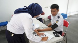 Layanan Nataru 2025–2026: KAI Daop 8 Surabaya Gelar Tes Kebugaran Massal untuk Pastikan Kesiapan Layanan Akhir Tahun