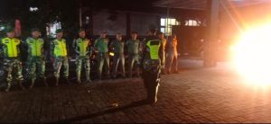 Patroli Tiga Pilar Koramil 05/Bantargebang bersama komduk Perkuat Keamanan Malam Hari, Warga Apresiasi Upaya Preventif