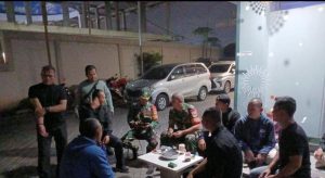 Jalin Komunikasi Sosial, Kodim 0505/JT Bersama Komduk Gelar Patroli/Siskamling Keliling di Cakung