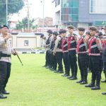 Brimob Polda Sumsel Kawal Ketat Pengiriman Bantuan Kemanusiaan untuk Korban Bencana Alam di Sumut