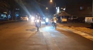 Babinsa Koramil 03/Teluk Pucung Bersama Komduk Gelar Patroli Malam untuk Perkuat Rasa Aman Warga
