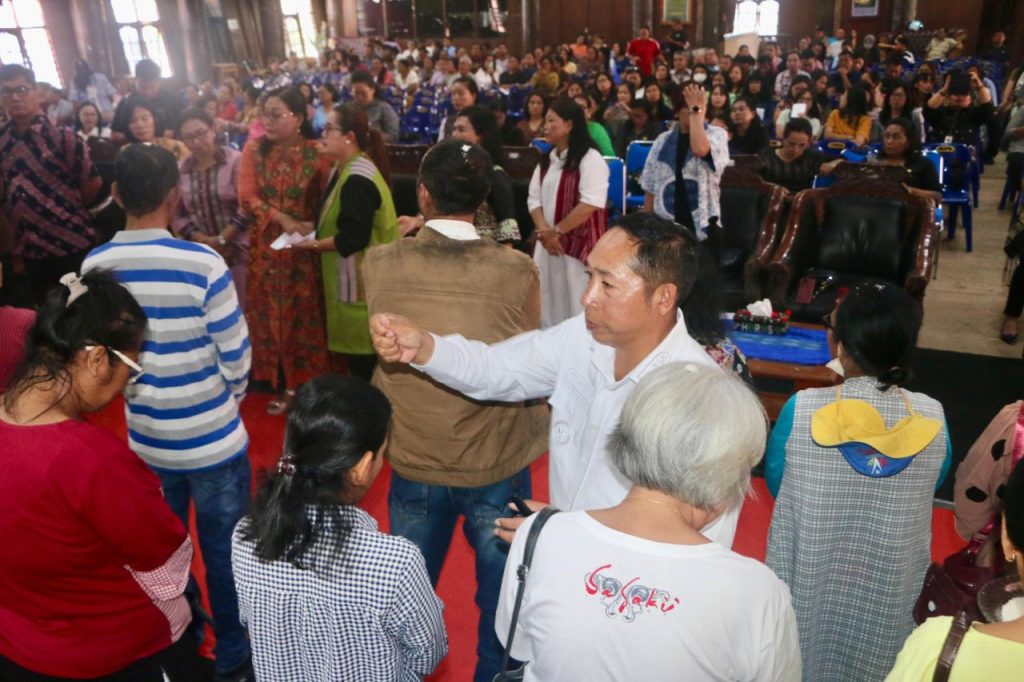 Lewat Ibadah Doa Bersama, Pemkab Taput Teguhkan Semangat Warga dan Salurkan Bantuan