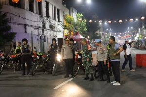 Patroli Skala Besar TNI-Polri Amankan Surabaya Utara Menjelang Natal dan Tahun Baru
