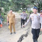 Polda Sumsel Salurkan Bantuan Logistik untuk Korban Longsor di Desa Tandihat