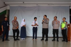 Polisi Ingatkan Siswa SMP 261 soal Bahaya Tawuran, Narkoba, Konten Film Dewasa