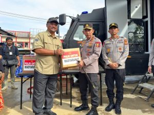 Kapolri Tinjau Posko Pengungsian di Aceh Tamiang, Salurkan Bantuan ke Korban Bencana