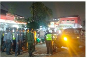 Patroli Malam Terpadu, Koramil 01/Kranji Tingkatkan Keamanan dan Siskamling di Medan Satria