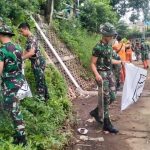Kodim 0505/JT Gelar Karya Bhakti Bersihkan Kali Ciliwung, Angkat Sampah untuk Rayakan HUT Kodam Jaya/Jayakarta ke-76