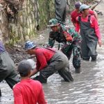 Bersihkan Sungai, Rajut Kebersamaan: Kodim 0507/Bekasi Gelar Karya Bakti HUT ke-76 Kodam Jaya Bersama Tiga Pilar