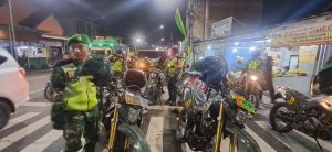 Patroli Malam Bersama Komduk, Koramil 05/Bantargebang Tunjukkan Kesiapsiagaan TNI Jaga Kamtibmas Wilayah