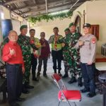 Antisipasi Kamtibmas Nataru, Koramil 03 Teluk Pucung Patroli Jalan Kaki di Bekasi Timur