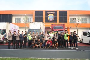 Pengawalan Bantuan Logistik Bencana Banjir Bandang dari Polda Sumsel Tiba di Mapolda Sumut