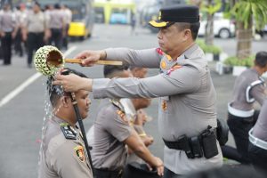 Menutup 2025 dengan Prestasi, 261 Personel Polrestabes Surabaya Naik Pangkat