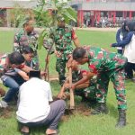 TNI Hijaukan Sekolah di Bekasi Lewat Tanam Sejuta Pohon