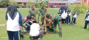 TNI Hijaukan Sekolah di Bekasi Lewat Tanam Sejuta Pohon