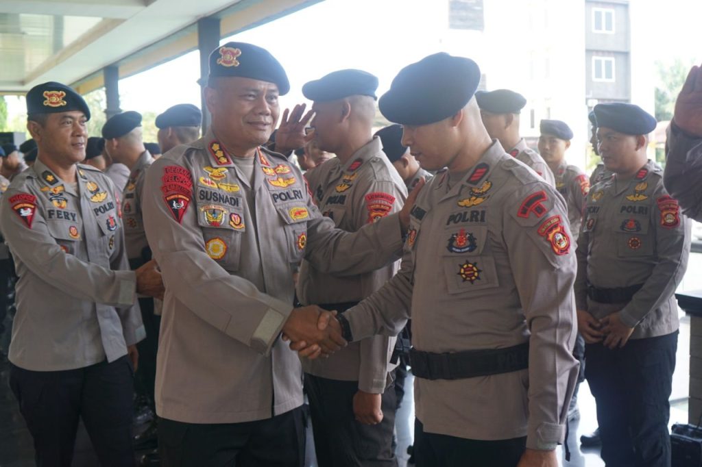 Dansat Brimob Sumsel Lepas Personel Pendidikan SBP Polri Sub Judul: Transformasi Karakter
