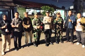 Jaga Aman, Danramil Pasar Rebo Pimpin Siskamling Keliling di Susukan