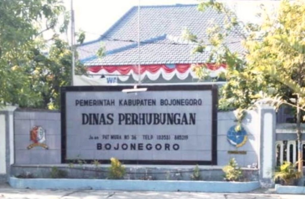 Skandal Angkutan Pasir Kades Suwaloh: Bojonegoro Darurat Jalan Rusak, Warga Ancam Aksi