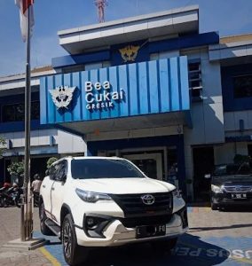 Gerebek Agen Rokok Ilegal Berkedok Toko Bangunan di Pucuk, Amankan 18.772 Batang Rokok Ilegal