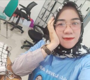 Diduga Abaikan Netralitas, Kasun Ngrejeng Bojonegoro Menggunakan Kaos Bapaslon Saat Bertugas