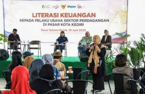 TPKAD Kota Kediri bersama OJK Gelar Literasi Keuangan Bagi Para Pedagang Pasar