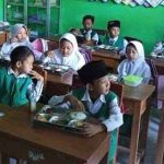 Ribuan Paket MBG Bergizi Gratis Disalurkan ke Puluhan Sekolah di Lamongan