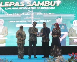 Lepas Sambut Komandan Kodim 0813 Bojonegoro Berlangsung Hangat di Pendopo Malowopati