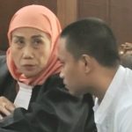 Sidang Heboh di Surabaya: Anak Habisi Ayah Kandung dengan Sikut, Terdakwa Akui Menyesal di PN Surabaya