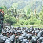Kolonel Inf Rudianto Selaku Pgs. Komandan Rindam Jaya Resmi Menutup Latihan Berganda Siswa Diktukba TNI AD TA. 2023