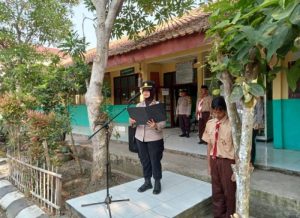 Polsek Pebayuran Police Goes To School dalam Rangka HUT Polwan ke 75