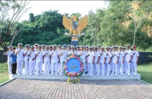 Jelang Hari Dharma Samudera Tahun 2024, Danlanal Lhokseumawe Pimpin Upacara Ziarah dan Tabur Bunga
