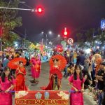 Warga Bojonegoro Padati Jl MH Thamrin, Ikut Rayakan Imlek dan Cap Go Meh