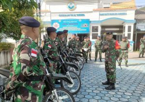 Komandan Lanal Tarempa Serahkan Secara Simbolis Kendaraan Bermotor Dari Kementerian Pertahanan RI