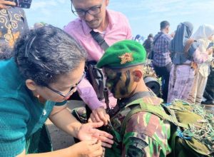 Upacara Tradisi Pembaretan dan Penyematan Brivet ” Yudha Wastu Pramuka” 88 Siswa Dikjurbaif Abit Dikmaba TNI AD TA.2023