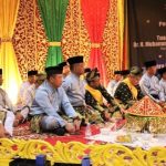 Penganugerahan Gelar Adat Kepada Kepala Staf Angkatan Laut Dari Lembaga Adat Melayu Riau