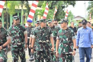 Pangdam XIII/Mdk Tinjau Perumahan dan Barak Prajurit Kompi C Yonif 713/SM
