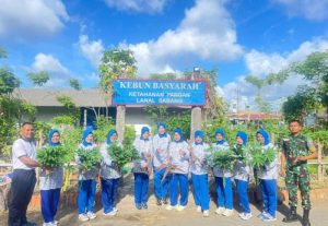 Untuk Mendukung Ketahanan Pangan, Jalasenastri Cabang 3 Korcab I DJA I Laksanakan Panen Raya Kangkung dan Singkong