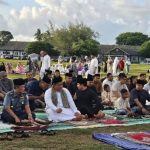 Masyarakat Laksanakan Sholat Idul Adha 1445 H/2024 M di Lapangan Mako Lanal Bintan Bersama Forkopimda Bintan