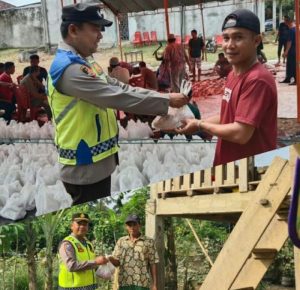 Polres OKU Bagikan Daging Kurban Di Hari Raya Idul Adha 1445 H / 2024 M Kepada Masyarakat