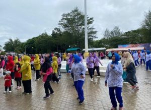 Danlanal Simeulue Laksanakan Senam Gembira Dalam Rangkaian HUT RI ke-79