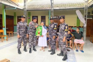Wujud Kepedulian Sosial, Prajurit Posal Gunungsitoli Lanal Nias Berikan Bantuan Sembako Kepada Panti Asuhan Monaco