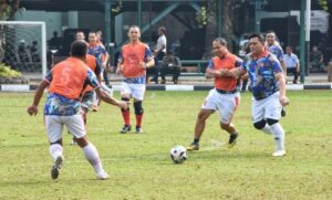Sinergitas Kodam Jaya dan Polda Metro Jaya Tingkatkan Stamina dan Kebersamaan Dengan Bermain Sepakbola