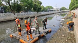 Menyemarakan HUT TNI Ke-79 Tahun 2024 Koramil 02/Sawah Besar Laksanakan Karya Bakti