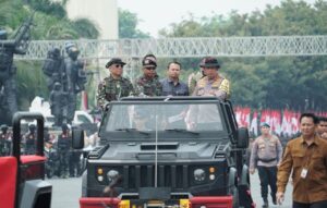 Kapolri Cek Gladi Bersih Apel Gelar Pasukan Pengamanan Pengambilan Sumpah Presiden dan Wapres RI