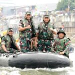Danrem 052/Wkr, Mendampingi KASAD Dalam Peninjauan Kegiatan Karya Bakti Ciliwung Bening