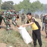Karya Bakti di Sungai Ciliwung dalam Rangka Memperingati HUT TNI ke-79 Tahun