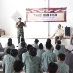Tim Satgas TMMD 122 Berikan Penyuluhan Non Fisik: Materi Rekrutmen TNI dan Bahaya Kenakalan Remaja di Pesantren