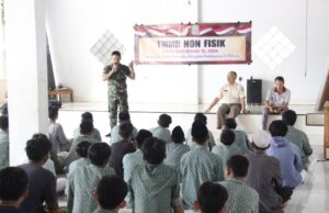Tim Satgas TMMD 122 Berikan Penyuluhan Non Fisik: Materi Rekrutmen TNI dan Bahaya Kenakalan Remaja di Pesantren